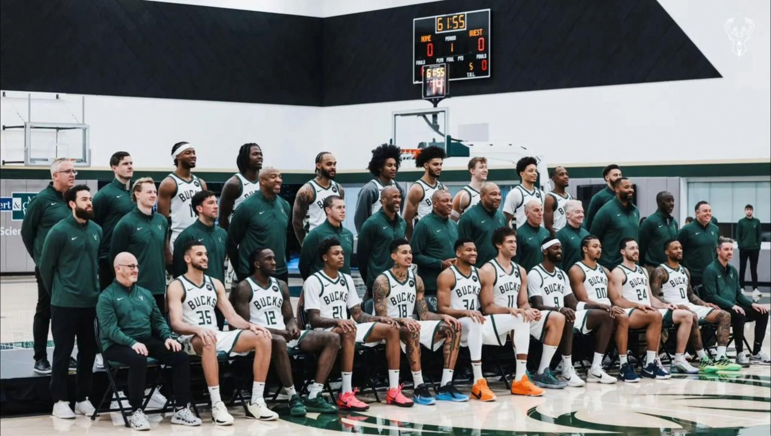 kaiyun sports-关键时刻迈阿密热火备战NBA常规赛，主帅复盘细节曝光，球迷炸锅，更衣室氛围转暖的简单介绍