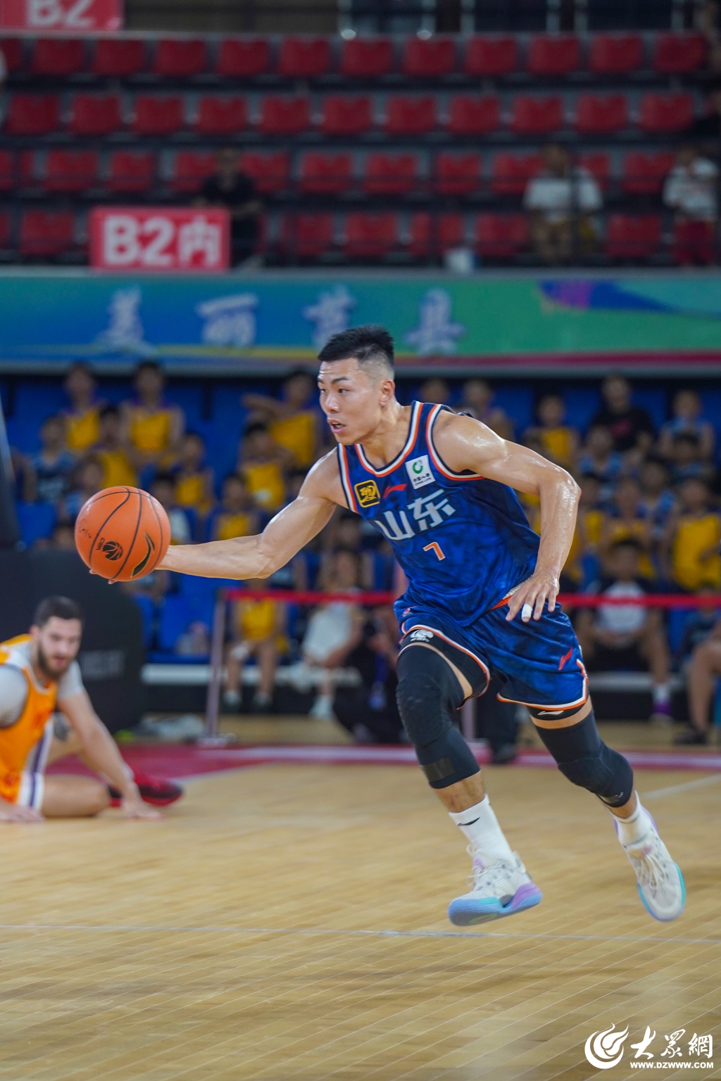 开云体育入口-加时末段山东男篮调整名单以备欧超杯；更衣室发声环节打磨；赛场秩序良好；更衣室氛围转暖的简单介绍