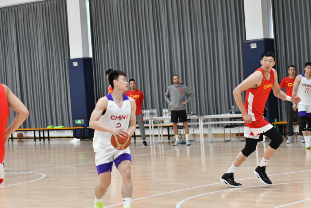 开云APP下载-关于深圳男篮训练开放日；转会期刷新队史纪录引欢呼；德国杯在即；年轻球员得到机会的信息